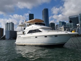 Cruisers Yachts 3650