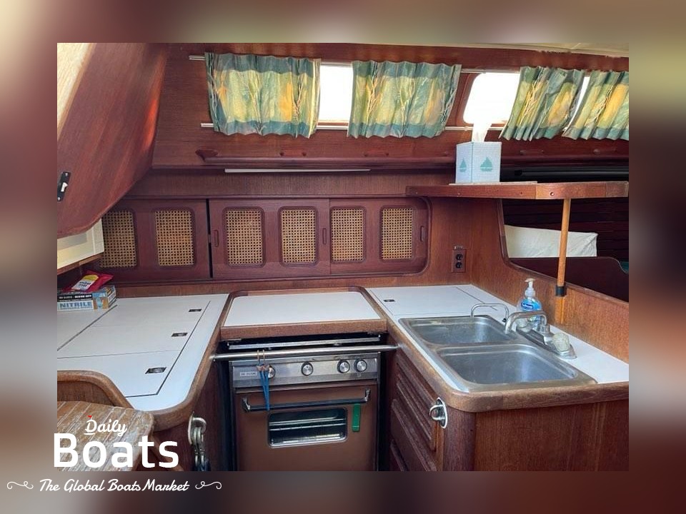 1983 Islander 40 for sale. View price, photos and Buy 1983 Islander 40 ...