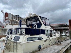 Tollycraft 40 Sundeck Motor Yacht