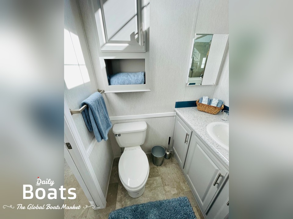 2021 Houseboat Island Life Style for sale. View price, photos and Buy