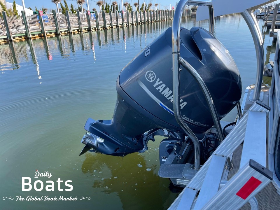 2015 Sweetwater Premium Edition 240 for sale. View price, photos and