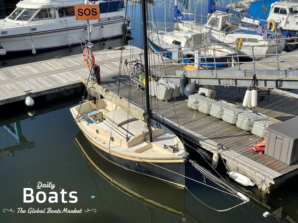 1995 Oystercatcher Mayfly for sale. View price, photos and Buy 1995