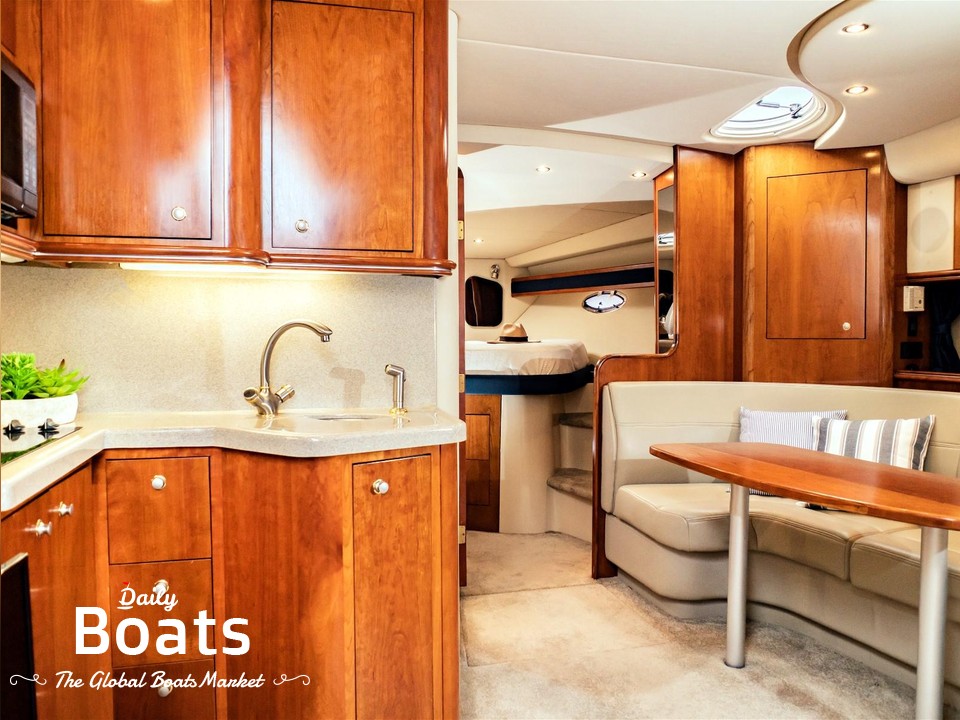 2005 Cruisers Yachts 370 Express for sale. View price, photos and Buy