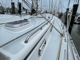 2003 Valiant V42 Ce Queen Cutter