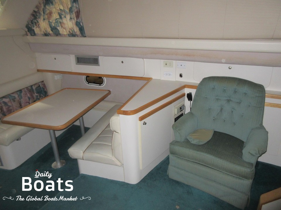 1995 cruisers yachts 3650 aft cabin