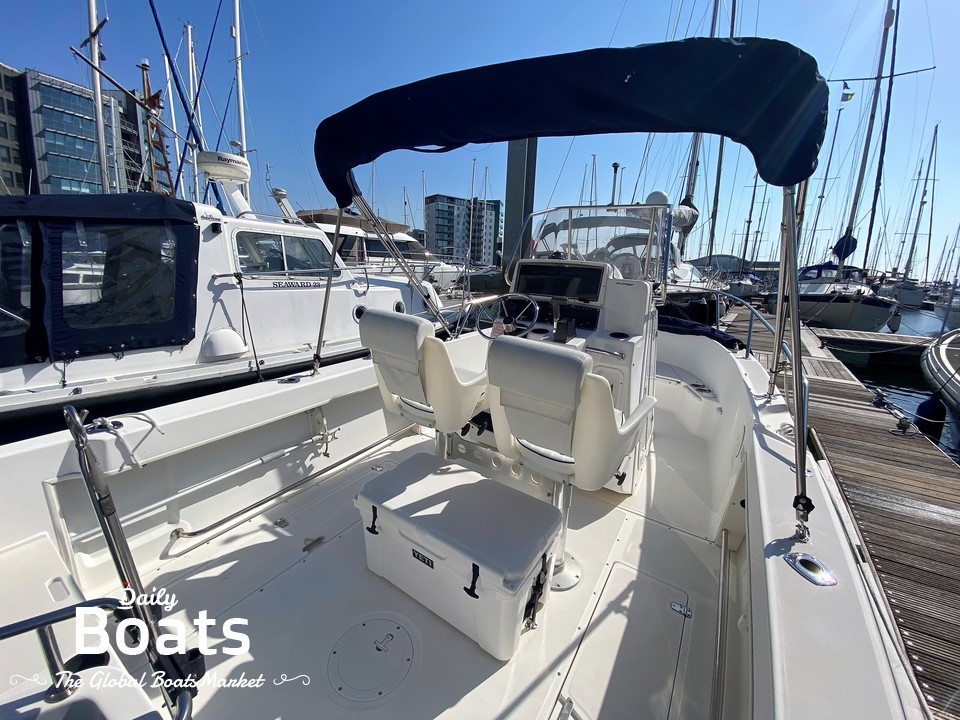 2000 Boston Whaler 210 Outrage for sale. View price, photos and Buy