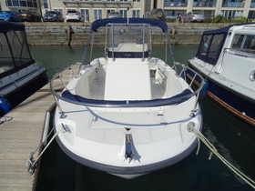 2000 Boston Whaler 210 Outrage