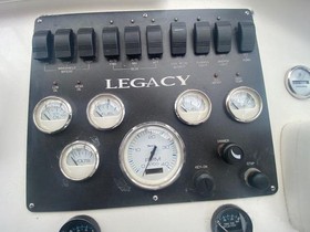 2002 Legacy 28 Express till salu