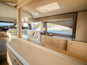 2013 Ferretti Yachts 690
