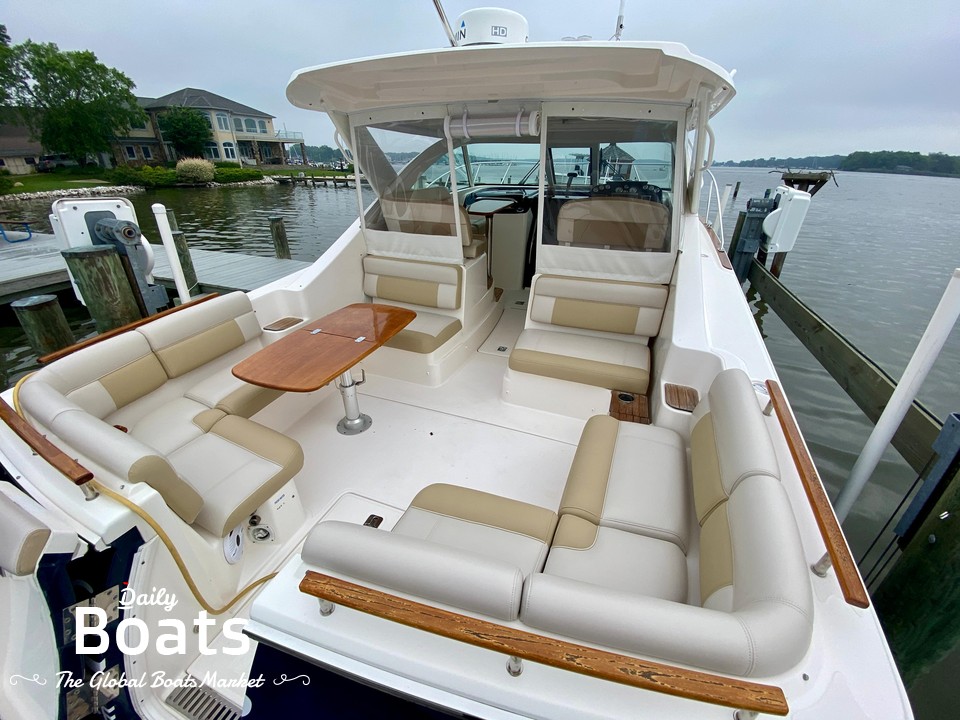 2012 Tiara Yachts 3100 for sale. View price, photos and Buy