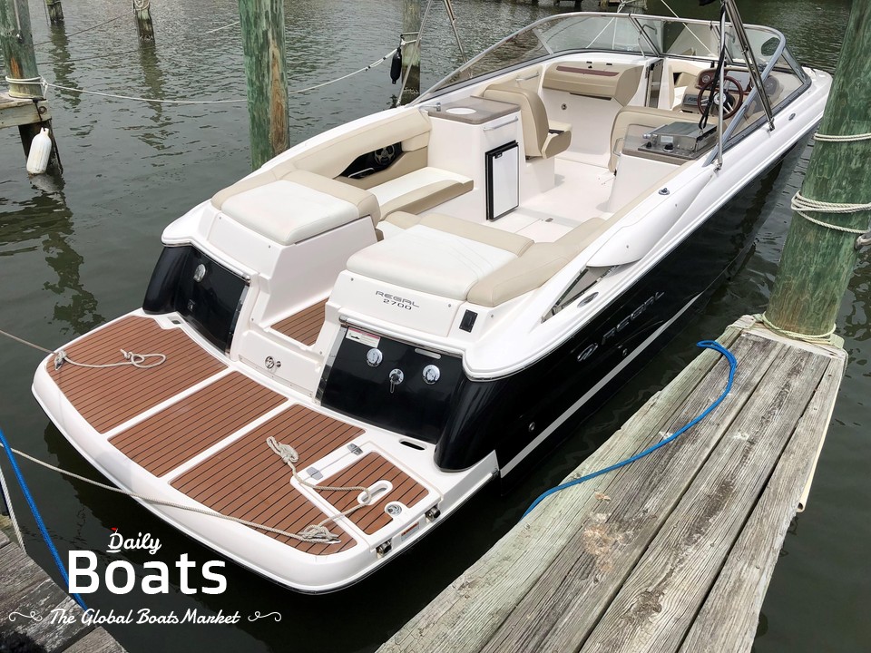 2011 Regal 2700 Bowrider for sale. View price, photos and Buy 2011