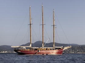 Benetti Schooner