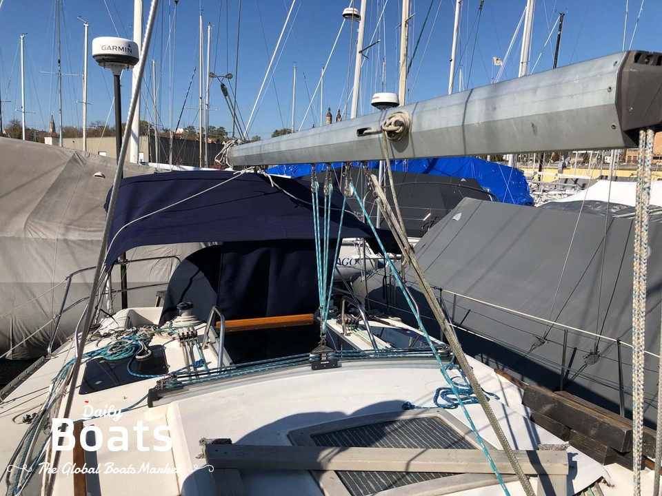 1991 Hunter Legend 37.5 for sale. View price, photos and Buy 1991 ...