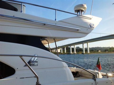 2000 Azimut 52