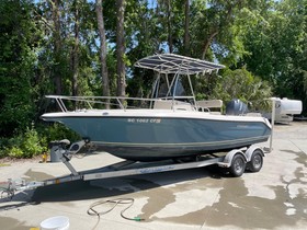 2012 Pursuit C 200 Center Console