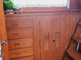 1979 Universal Marine Tri-Cabin en venta