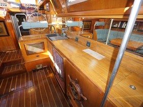1984 Ferretti Yachts Altura 422
