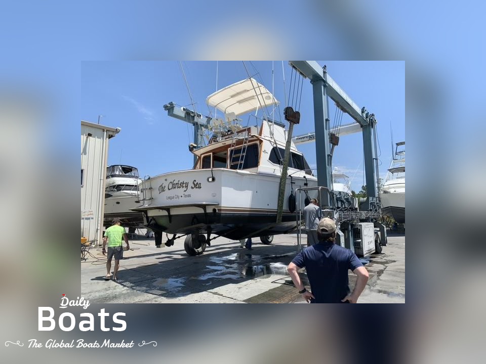 1983 Egg Harbor 33 Convertable for sale. View price, photos and Buy