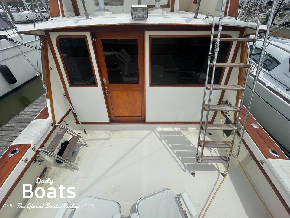 1983 Egg Harbor 33 Convertable for sale. View price, photos and Buy