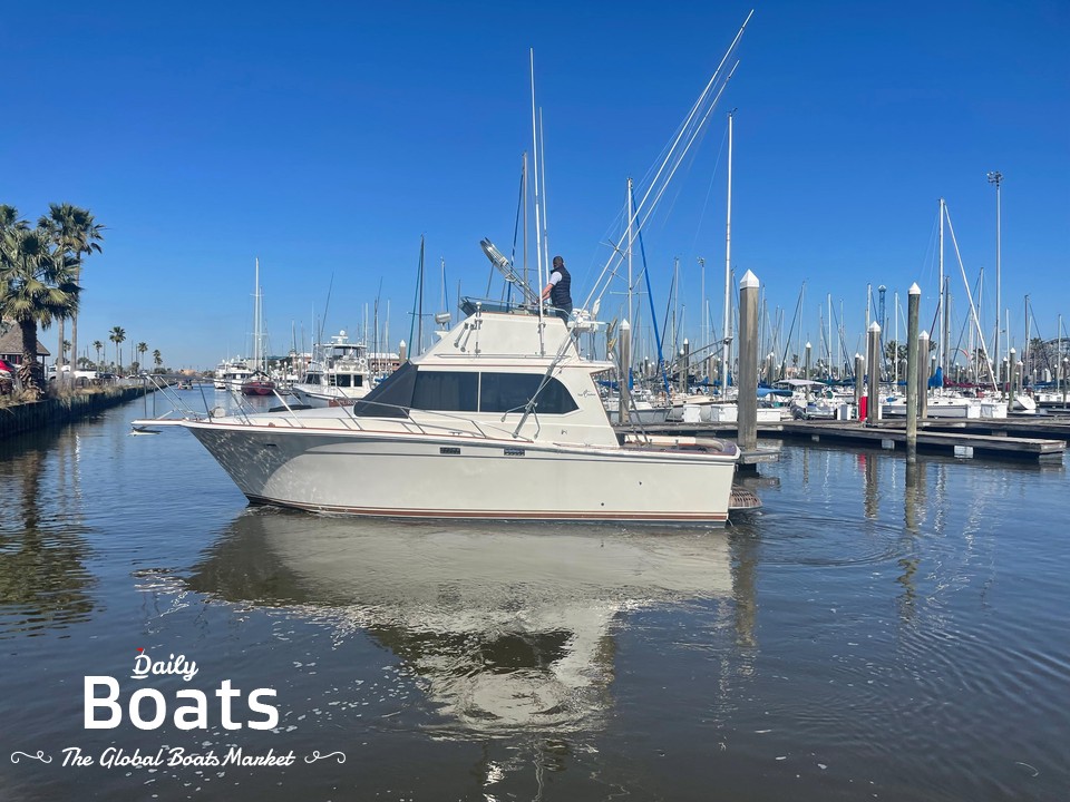 1983 Egg Harbor 33 Convertable for sale. View price, photos and Buy