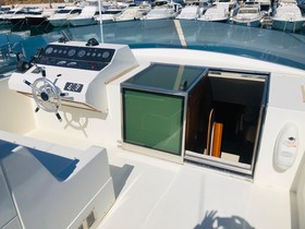 1990 Falcon 72