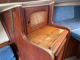 1977 Islander 28