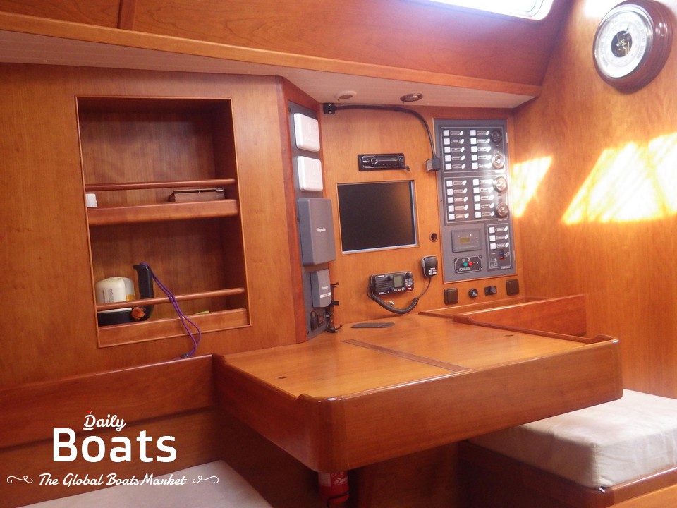 2004 Custom Universal Yachting 44 for sale. View price, photos and Buy