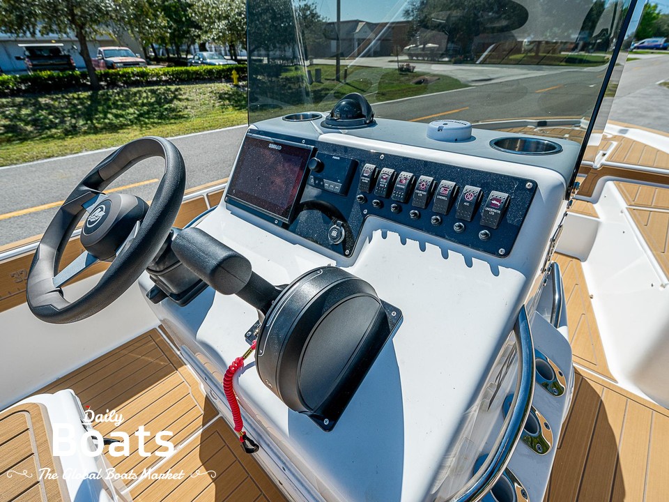 2021 Century 2101 Bay Boat for sale. View price, photos and Buy 2021