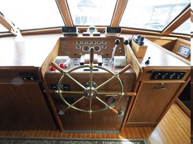 Kupiti 1984 Hatteras 61 Cockpit Motoryacht