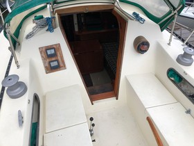 1977 Islander 32