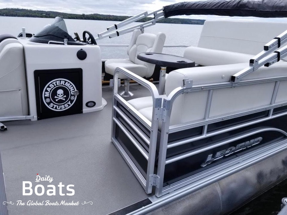 2015 Legend 25 Enjoy More Vf Pontoon Boat for sale. View price, photos