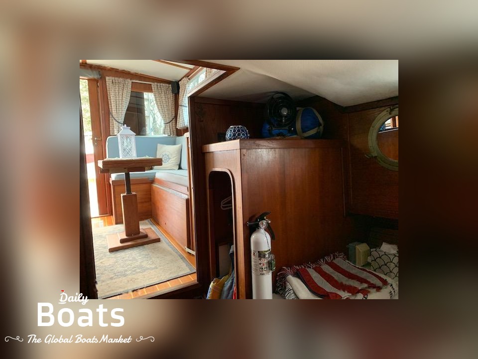 1989 Portsmouth Flybridge Cruiser for sale. View price, photos and Buy