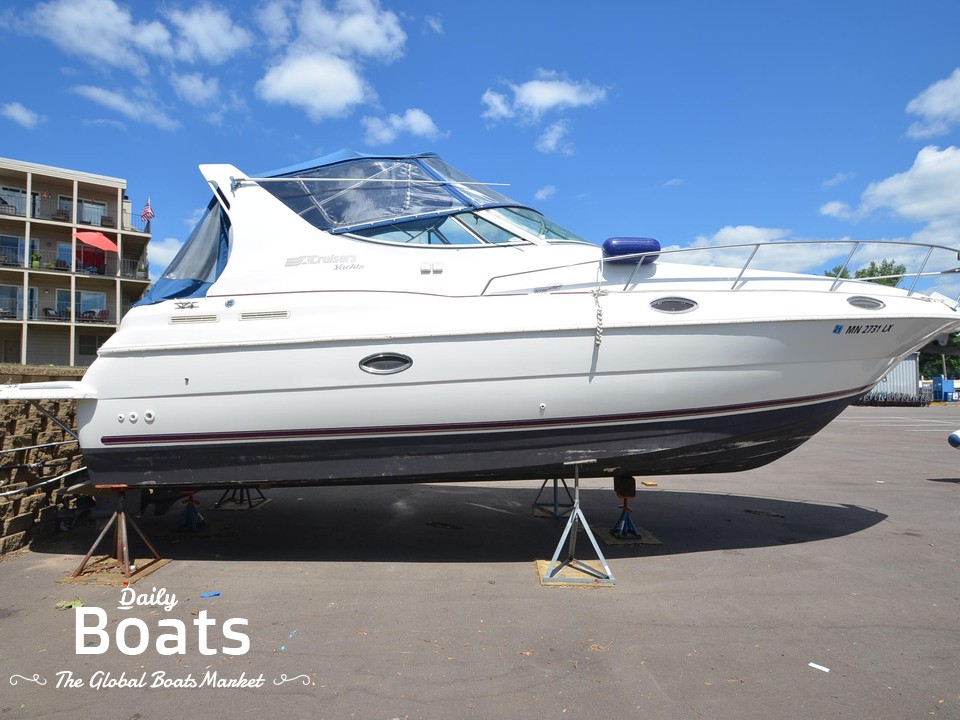 1997 Cruisers Yachts 3075 Rogue for sale. View price, photos and Buy