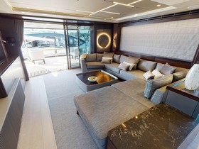 2022 Sunseeker 88 Yacht na prodej