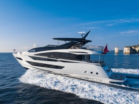 Koupit 2022 Sunseeker 88 Yacht