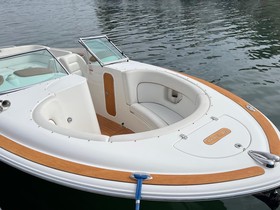 2008 Chris-Craft Launch 28
