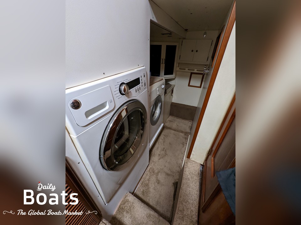 1990 Egg Harbor 58 Convertible for sale. View price, photos and Buy