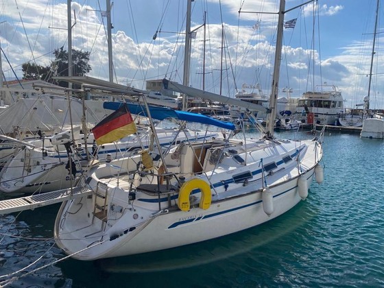 Commercial sailing boats