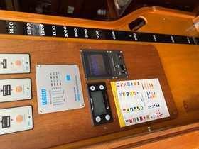 1982 Amel Mango