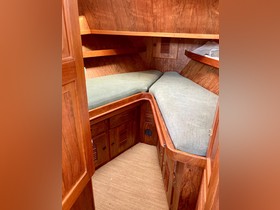 Osta 1980 Universal Marine Tri Cabin