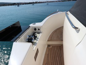 2011 Ferretti Yachts Custom Line Navetta 33 te koop
