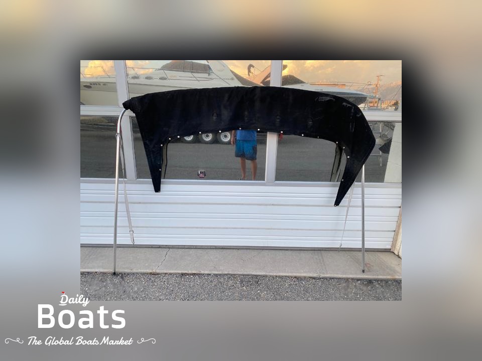 1995 Bayliner Classic 2452 Express Hardtop for sale View price photos