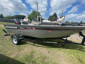 2005 Tracker Pro Angler V 16