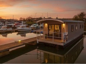 Houseboat 40Ft 2022