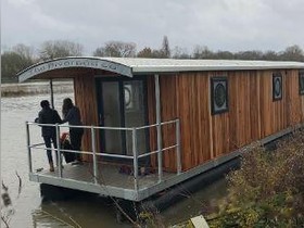 2022 Houseboat 40Ft 2022