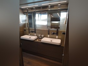 2011 Queens Yachts 86 Sport-Fly на продаж