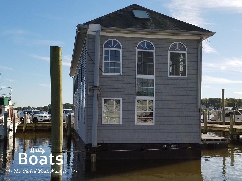 2000 Barge Custom for sale. View price, photos and Buy 2000 Barge