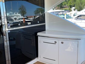 2011 Riviera 5800 Sport Yacht