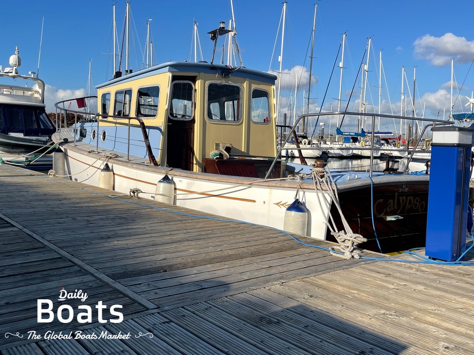 1986 Motor Yacht Guernsey 10M for sale. View price, photos and Buy 1986