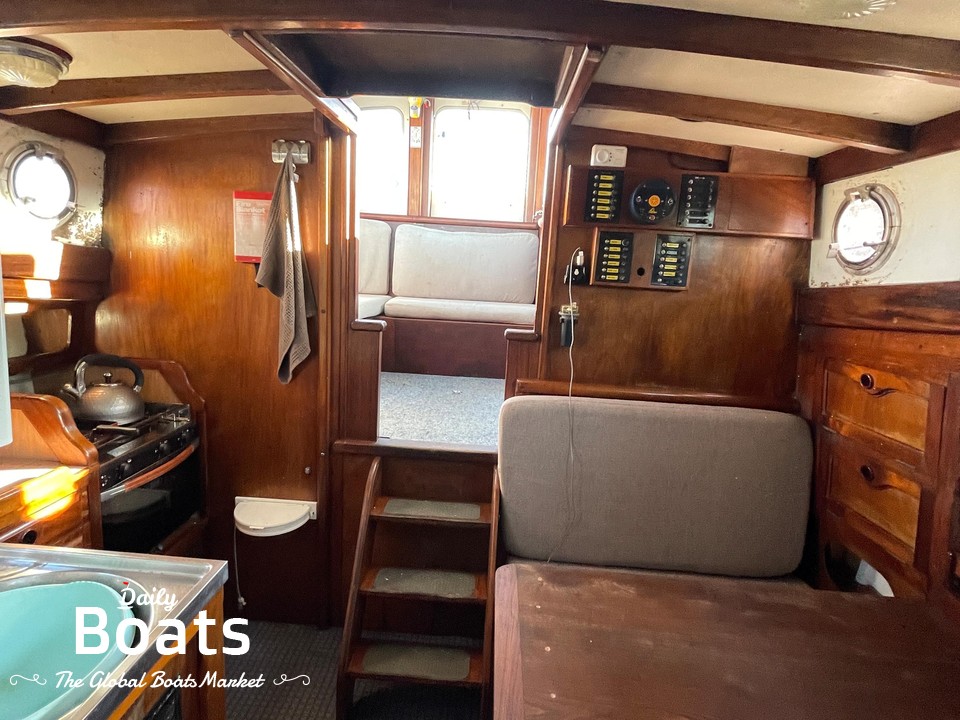 1986 Motor Yacht Guernsey 10M for sale. View price, photos and Buy 1986